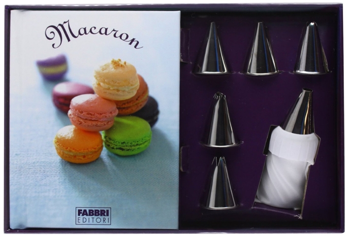 Macaron. Con gadget. Macaron. Con gadget.