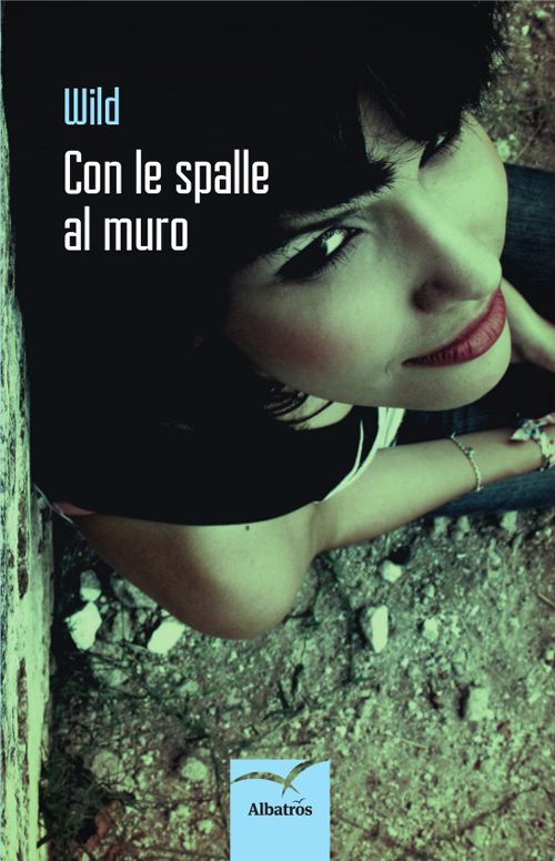 Con le spalle al muro Con le spalle al muro