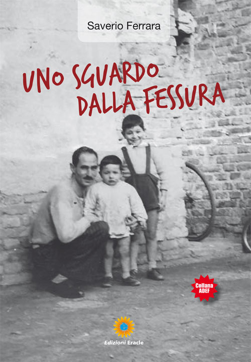 Uno sguardo dalla fessura Uno sguardo dalla fessura